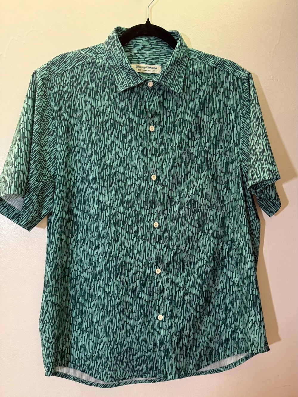 Tommy Bahama Green Patterned Short-Sleeve Button-Down Shirt